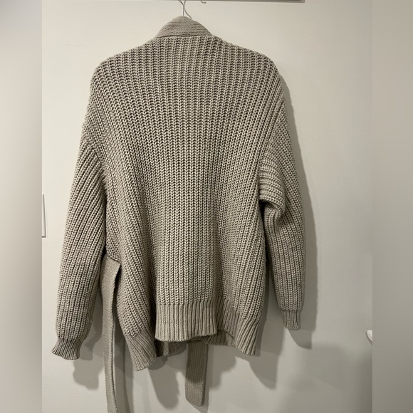 Zara Sweater - Picture 4 of 6